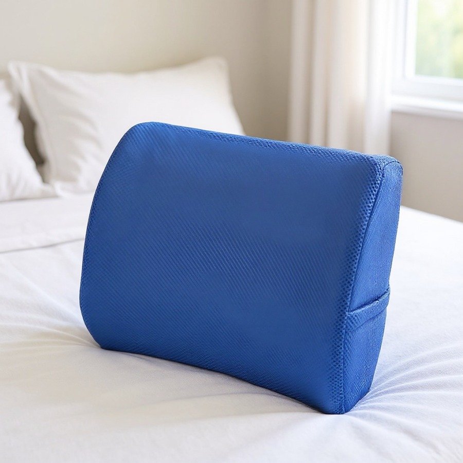Un coussin ergonomique pour le dos, parfait pour votre lit dans la chambre. Un coussin ergonomique pour le dos, parfait pour votre lit dans la chambre.