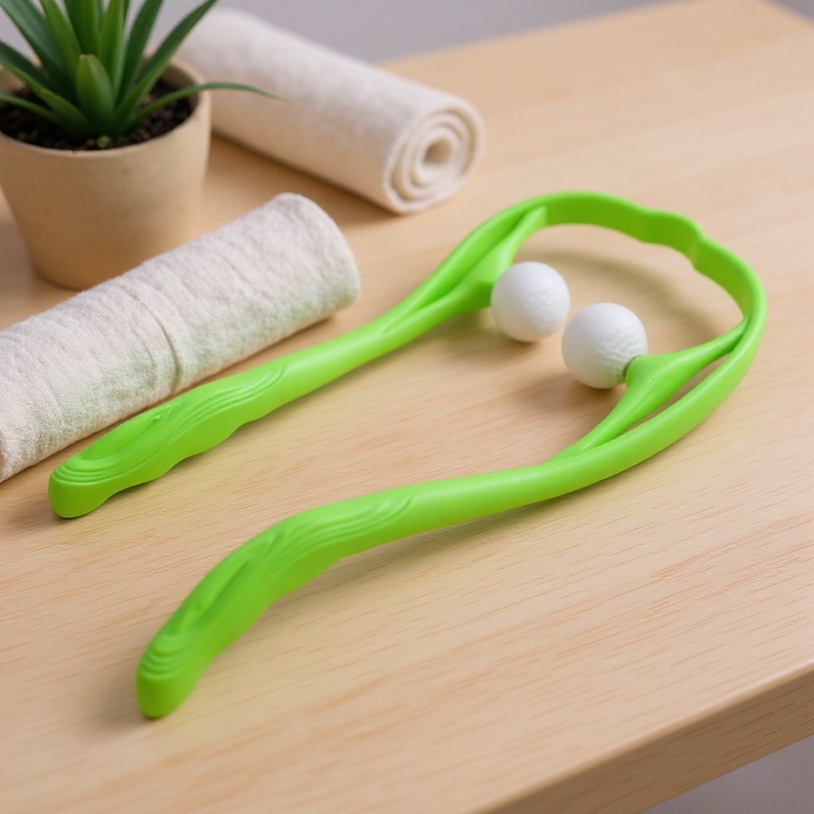 Masseur manuel de cou avec acupression sur table en bois Masseur manuel de cou avec acupression sur table en bois