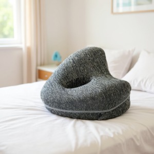 Coussin de Soutien sous les Genoux pour le Lit dans la Chambre Coussin de Soutien sous les Genoux pour le Lit dans la Chambre